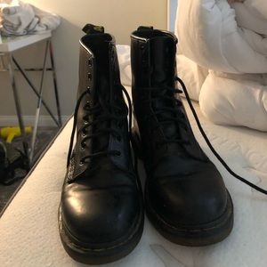 1460 smooth Dr. Martens!!! Women’s size 9